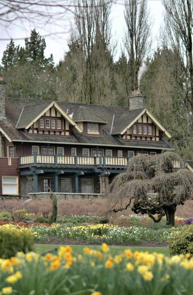 Image of historic house at Deer Lake Park in Burnaby.